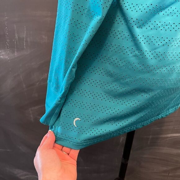 Zyia Top - Picture 3 of 4